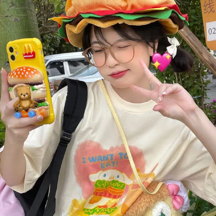 盛开的樱花林下